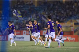 Văn Quyết ghi bàn duy nhất, Hà Nội FC giành 3 điểm trước Bình Định