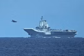 Trung Quốc thử nghiệm máy bay chiến đấu thế hệ mới trên tàu sân bay