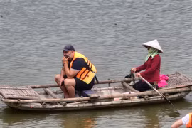 Về đầm Vân Long đắm mình vào khung cảnh hoang sơ nhưng yên bình, tĩnh lặng mà thư thái