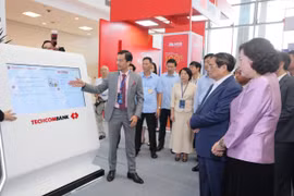 Techcombank tiên phong chuyển đổi tài chính số, nâng tầm trải nghiệm liền mạch và bảo mật của người dân