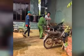 Tạm giữ đối tượng say rượu tấn công lực lượng Công an