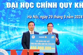 Quỹ học bổng “Bảo Việt - Niềm tin thắp sáng tương lai” đã trao gần 10 tỷ đồng trong 10 năm liên tiếp tới sinh viên Việt Nam
