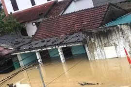 Hơn 17.000 nhà dân bị ngập lụt, tìm thấy thi thể người bị cuốn trôi ở Quảng Bình