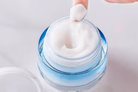 Một mỹ phẩm kem thoa mặt bị buộc thu hồi, tiêu hủy