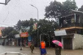 Mưa to tại nhiều tỉnh miền Trung, đã có 17 ngàn ngôi nhà bị ngập ở Quảng Bình