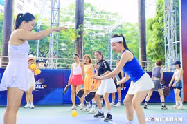 Pickleball: Tranh cãi xoay quanh trang phục thi đấu của chị em