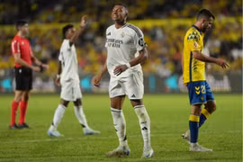 Mbappe kém may mắn, Real Madrid chia điểm trước Las Palmas