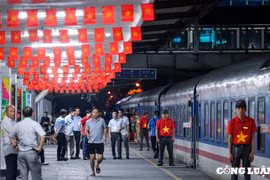 Ga Hà Nội rộn ràng người dân đi tàu về quê, du lịch dịp nghỉ lễ 2/9