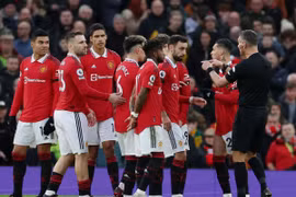 Chelsea thắng ngược, tước dần cơ hội dự Cúp châu Âu của Man Utd