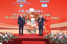 Khai trương trang TTĐT và ra mắt Viện Phát triển văn hóa và chăm sóc sức khỏe cộng đồng