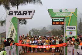 Gia Lai: Ấn tượng cung đường chạy xuyên rừng tại Giải bán marathon Kon Chư Răng