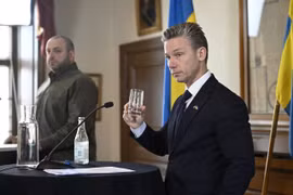 Thụy Điển tài trợ sản xuất vũ khí tầm xa cho Ukraine, cho phép sử dụng tùy ý