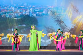 Khai mạc Liên hoan nghệ thuật dân gian 'Việt Nam - những sắc màu Di sản'