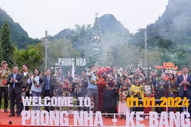 Quảng Bình: Đón đoàn khách du lịch “xông đất” ngày đầu năm mới