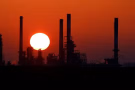Giá dầu sẽ giảm bất chấp quyết định sản lượng của OPEC+?