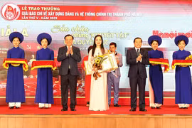 Tổ chức Giải Báo chí về phát triển văn hóa và xây dựng người Hà Nội thanh lịch, văn minh năm 2024