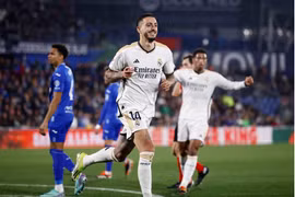 Đánh bại Getafe 2-0, Real Madrid chiếm ngôi đầu La Liga