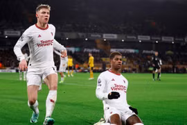 MU thắng nghẹt thở Wolves bằng bàn thắng ở phút bù giờ thứ 7