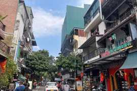 Hoàn Kiếm (Hà Nội): Bao giờ công trình vi phạm tại phường Hàng Buồm được xử lý?