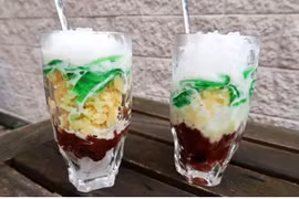 Chè ba màu lọt danh sách 100 món tráng miệng ngon nhất châu Á