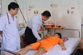 Vụ ngộ độc nghi do ăn cơm gà tại Nha Trang: Số ca ngộ độc tiếp tục tăng