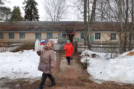 Ukraine tiếp tục tấn công thành phố và nhà máy lọc dầu của Nga trong ngày bầu cử thứ hai