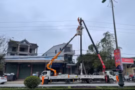 Công ty Điện lực Hà Tĩnh đồng bộ các giải pháp nâng cao chất lượng điện năng trong mùa nắng nóng 2024