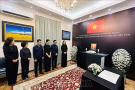 Đại sứ quán Việt Nam tại Sri Lanka và Bangladesh long trọng tổ chức lễ viếng Tổng Bí thư Nguyễn Phú Trọng
