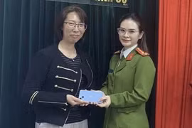 Bắt đối tượng cướp giật tài sản của người nước ngoài trên phố ở Hà Nội
