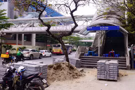 Đi đường sắt Nhổn - Ga Hà Nội, người dân có thể gửi xe ở đâu?