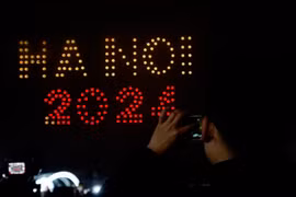 Màn trình diễn ấn tượng của 300 drone tại chương trình “Du lịch Hà Nội chào 2024 ”