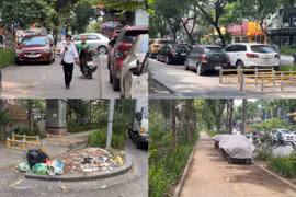 Đường đi bộ tại Hà Nội thành bãi trông xe, tập kết rác thải nhếch nhác