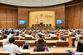 Quốc hội thảo luận ở tổ về công tác thực hành tiết kiệm, chống lãng phí năm 2023