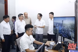 Báo Thanh Hóa chia sẻ kinh nghiệm hoạt động với đoàn cán bộ báo chí Lào