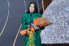 Hoàng Thùy Linh là "Ca sĩ nổi bật của năm"