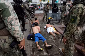 Ecuador đã giải thoát được các quản giáo bị tù nhân bắt làm con tin