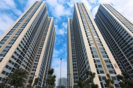 Thị trường khó khăn, giá BĐS vẫn tăng
