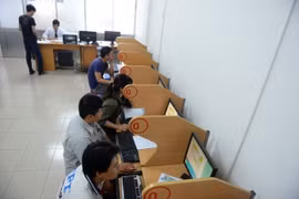 Đề xuất lùi thời hạn giám sát học lý thuyết ô tô bằng vân tay