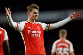 Arsenal trở lại ngôi nhất bảng sau chiến thắng dễ dàng trước Luton