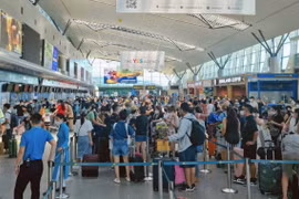 Tìm giải pháp gỡ khó cho ngành hàng không, du lịch nội địa