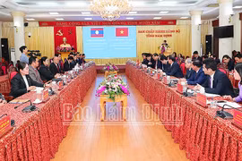 Trao tặng Huân chương, Huy chương Hữu nghị của Nhà nước Lào cho tập thể, cá nhân tỉnh Nam Định
