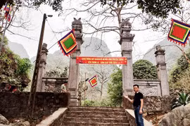 Đền Thung Lá linh thiêng thờ Quốc Mẫu nơi núi rừng