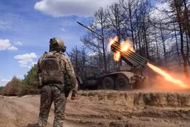 Ukraine bắn tên lửa tầm xa ATACMS vào Crimea, Nga không kích dữ dội Odesa