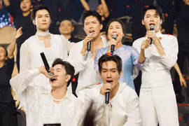 Dàn sao 'Anh trai say hi' xúc động khi hát về ơn sinh thành