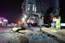 Điều tra nguyên nhân vụ tai nạn thảm khốc trên cao tốc Cam Lộ - La Sơn, 11 người thương vong