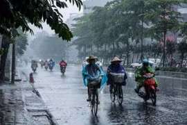 Mưa dông tại Hà Nội sẽ kèm gió giật mạnh tương đương như gió các cơn bão