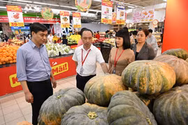 Bộ Công Thương khuyến cáo người dân không nên hoang mang, lo lắng đi mua, tích trữ quá nhiều hàng hoá