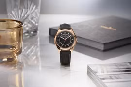 Vang bóng… vượt thời: Vacheron Constantin làm mới thiết kế đồng hồ Fiftysix hoài cổ