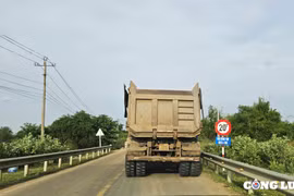 Phú Thiện (Gia Lai): Cầu sông Yun có nguy cơ bị đổ sập vì “quá tải”