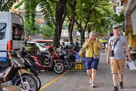 TP.HCM xin ý kiến 2 bộ để gỡ vướng khi triển khai thu phí vỉa hè, lòng đường